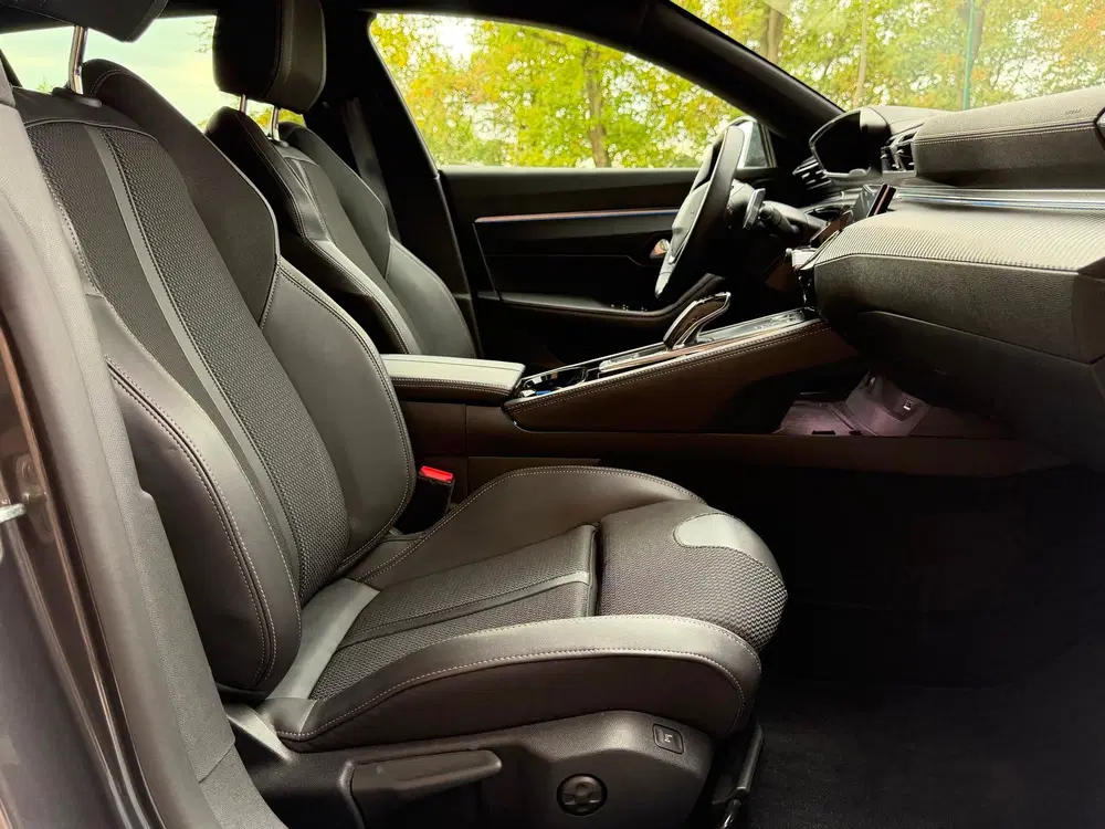 Peugeot 508 1.6 HYbrid 225 GT uit 2023, foto 11