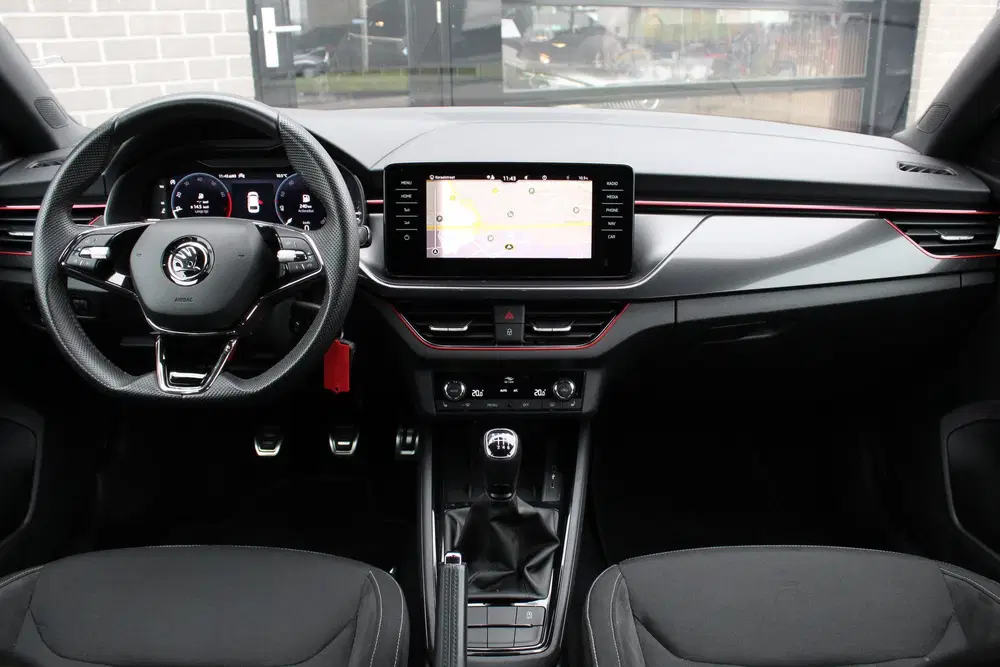 Skoda Scala 1.0 TSI Sport Business uit 2021, foto 2
