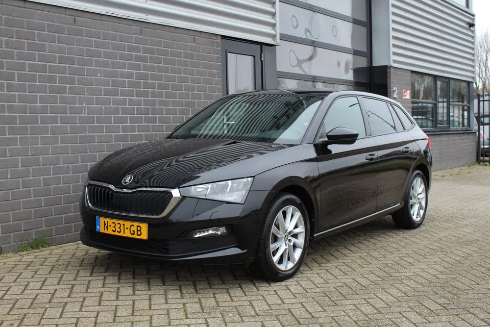 Skoda Scala 1.0 TSI Sport Business uit 2021, foto 4