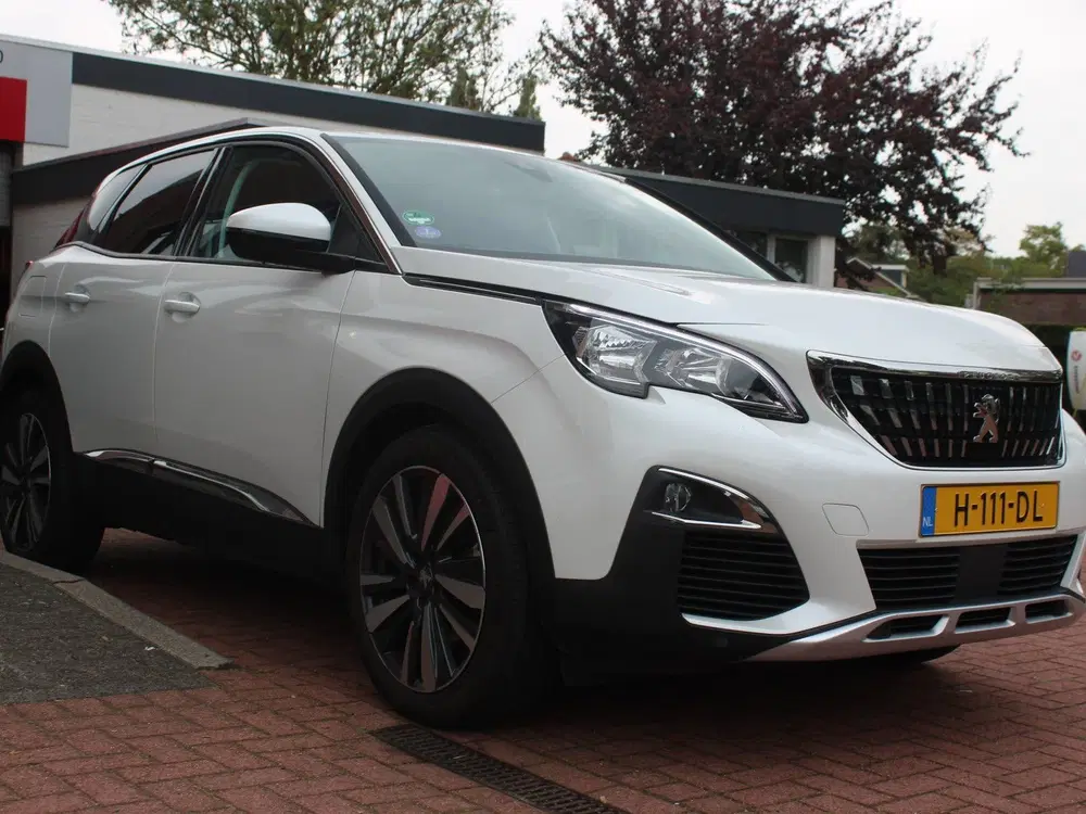 Peugeot 3008 1.2 PureTech Aut. *Allure* Aut uit 2020, foto 6