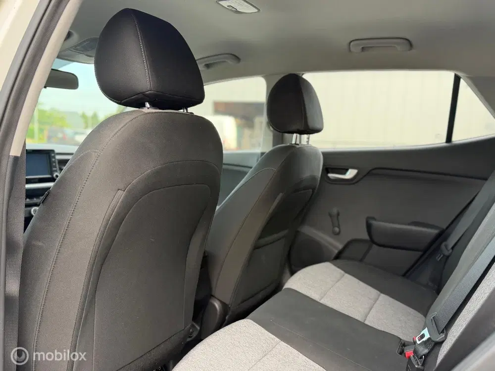 Kia Stonic 1.0 T-GDi DynamicLine uit 2020, foto 12