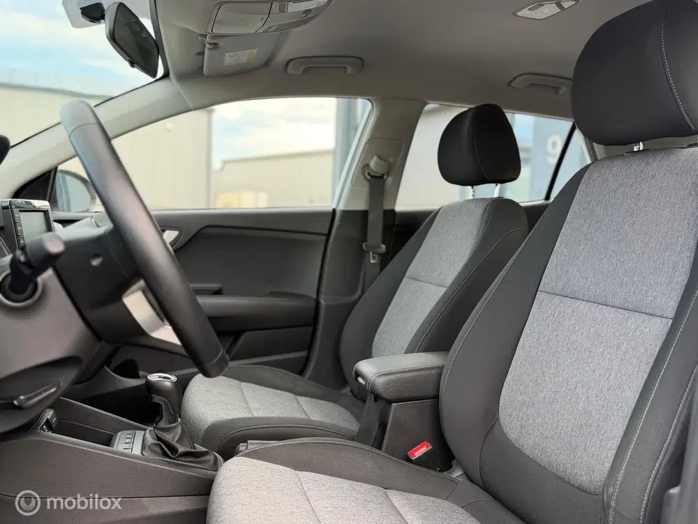 Kia Stonic 1.0 T-GDi DynamicLine uit 2020, foto 9