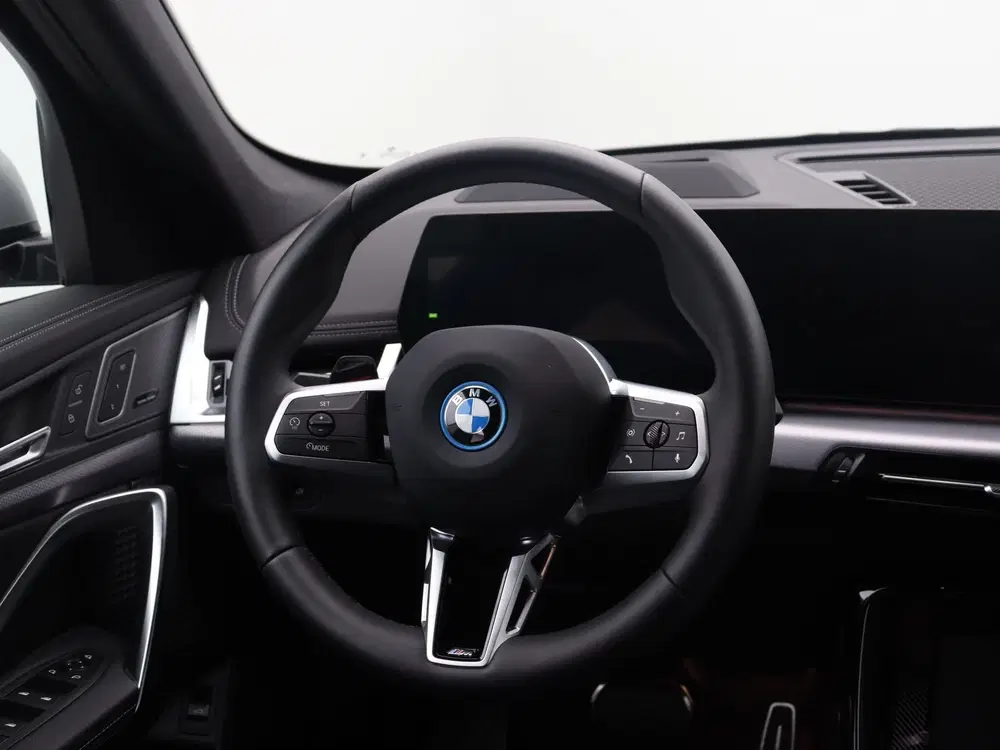 BMW iX1 xDrive30 67 kWh (bj 2026 uit 2026, foto 2