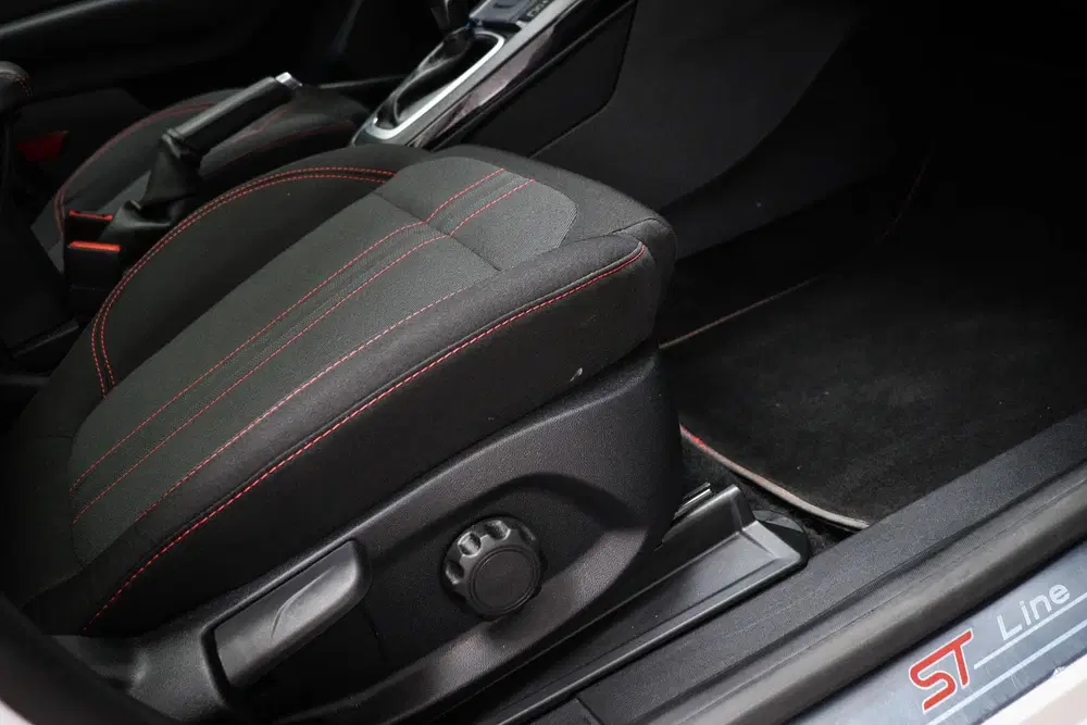 Ford Puma 1.0 EcoBoost Hybrid ST-Line X uit 2025, foto 11