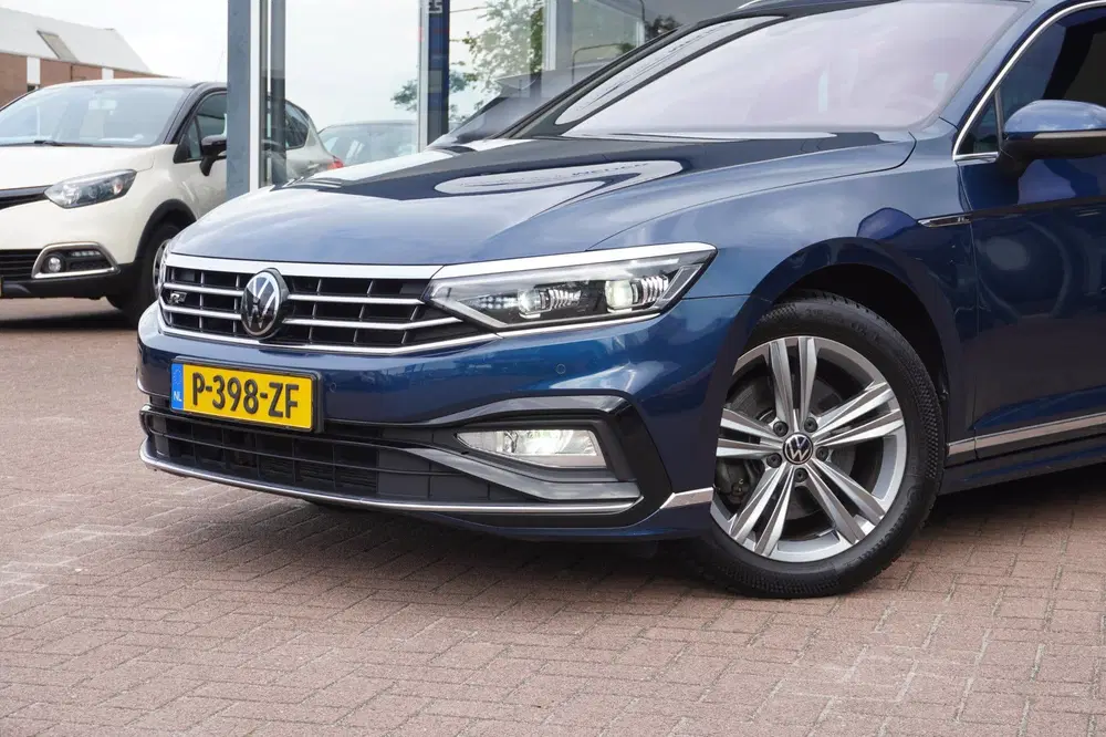Volkswagen Passat 1.5 TSI R-Line Business + Automaat uit 2022, foto 10