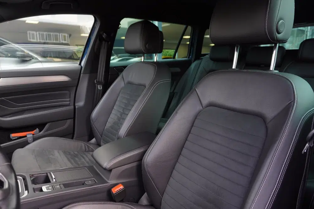Volkswagen Passat 1.5 TSI R-Line Business + Automaat uit 2022, foto 12
