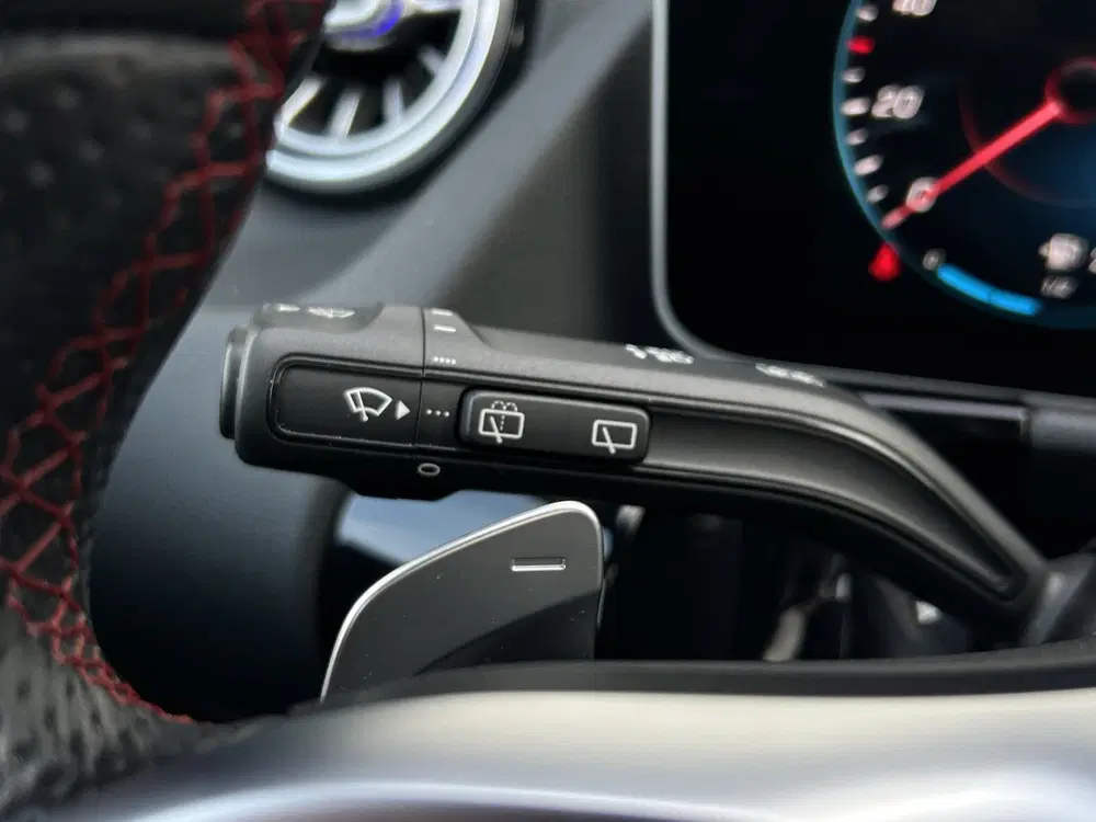 Mercedes-Benz B-Klasse 200 Business Solution AMG uit 2019, foto 14