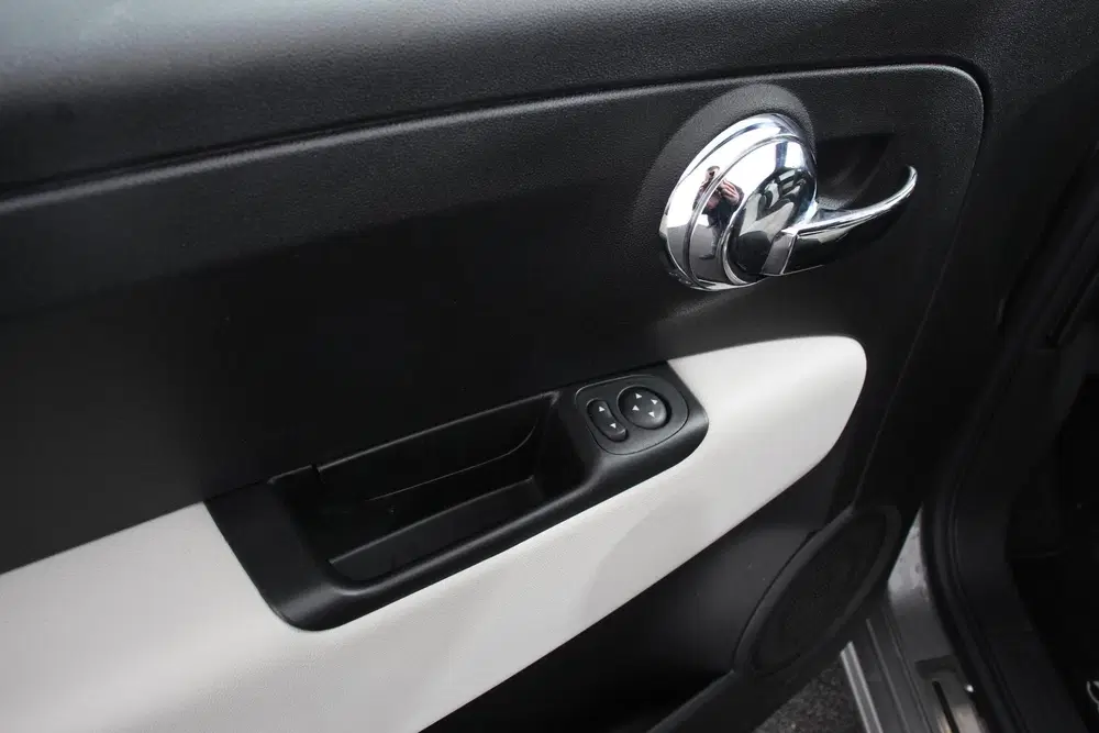 Fiat 500C 1.0 Hybrid Dolcevita Lederen Bekleding Cru uit 2022, foto 12