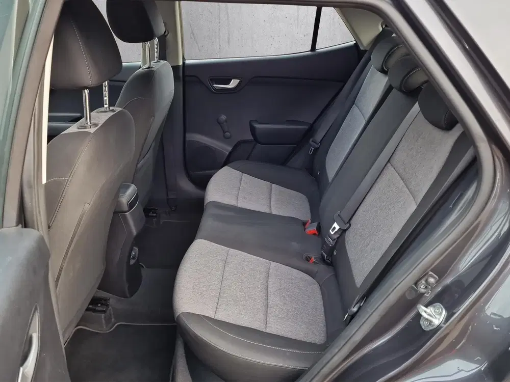 Kia Stonic 1.0 T-GDi DynamicLine uit 2020, foto 15