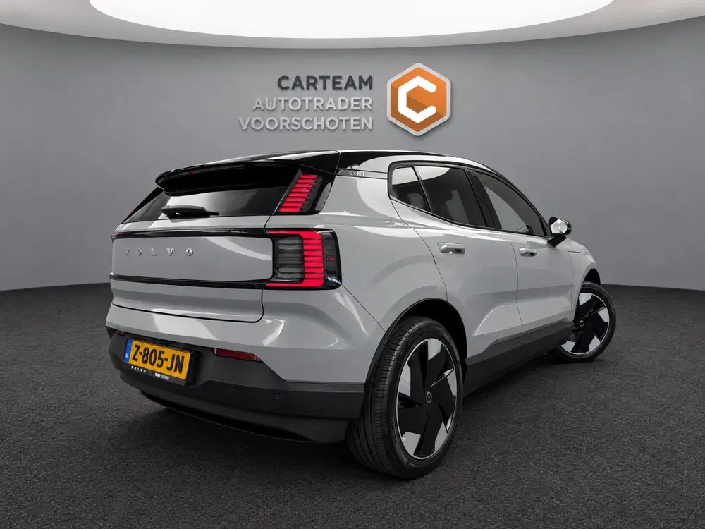 Volvo EX30 Single Motor Extended Range Plus 69 kWh 93 uit 2024, foto 2