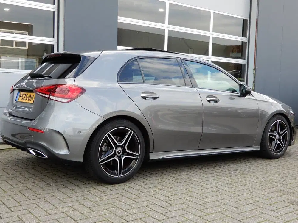 Mercedes-Benz A-Klasse 200 Business Solution AMG Panoramadak uit 2022, foto 4