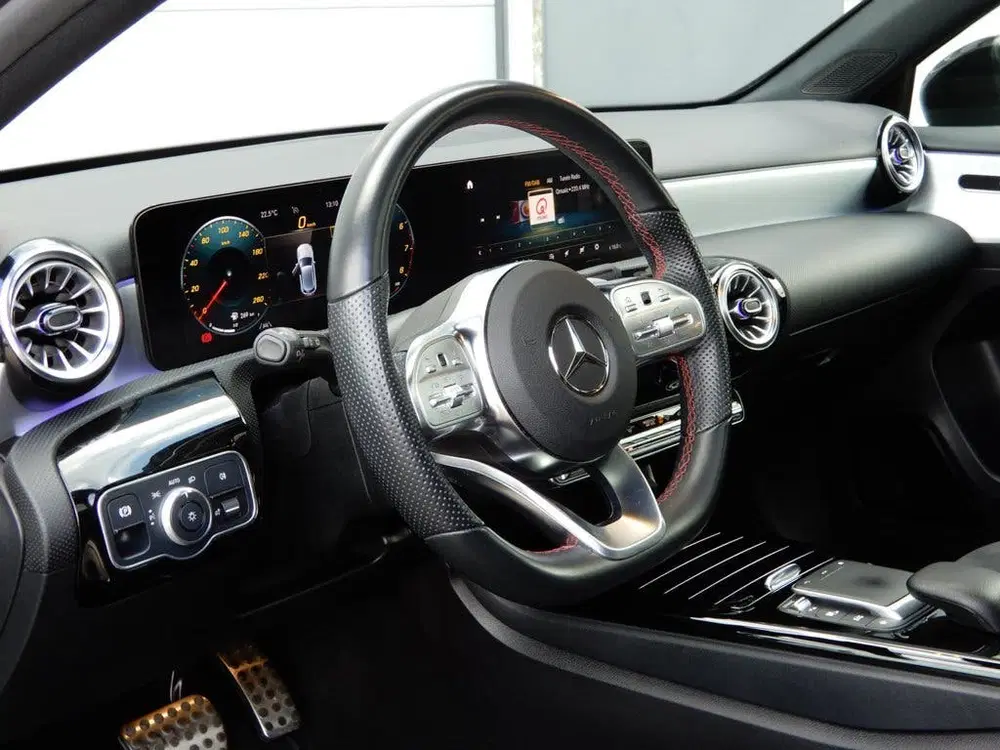 Mercedes-Benz A-Klasse 200 Business Solution AMG Panoramadak uit 2022, foto 5
