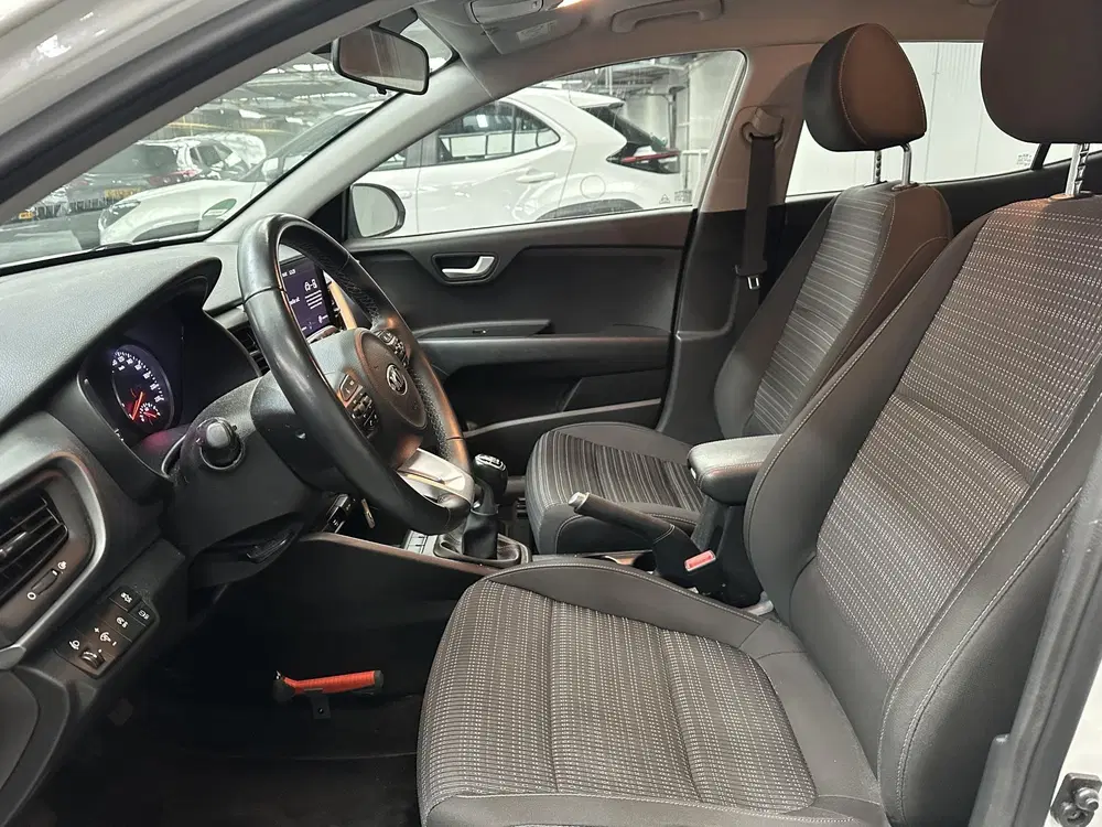 Kia Stonic 1.0 T-GDi MHEV DynamicLine uit 2021, foto 2