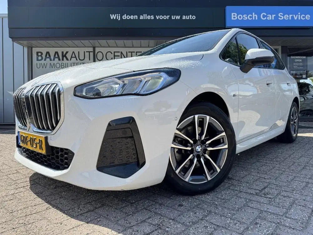 BMW 2-serie Active Tourer 218i M Sport uit 2024, foto 2
