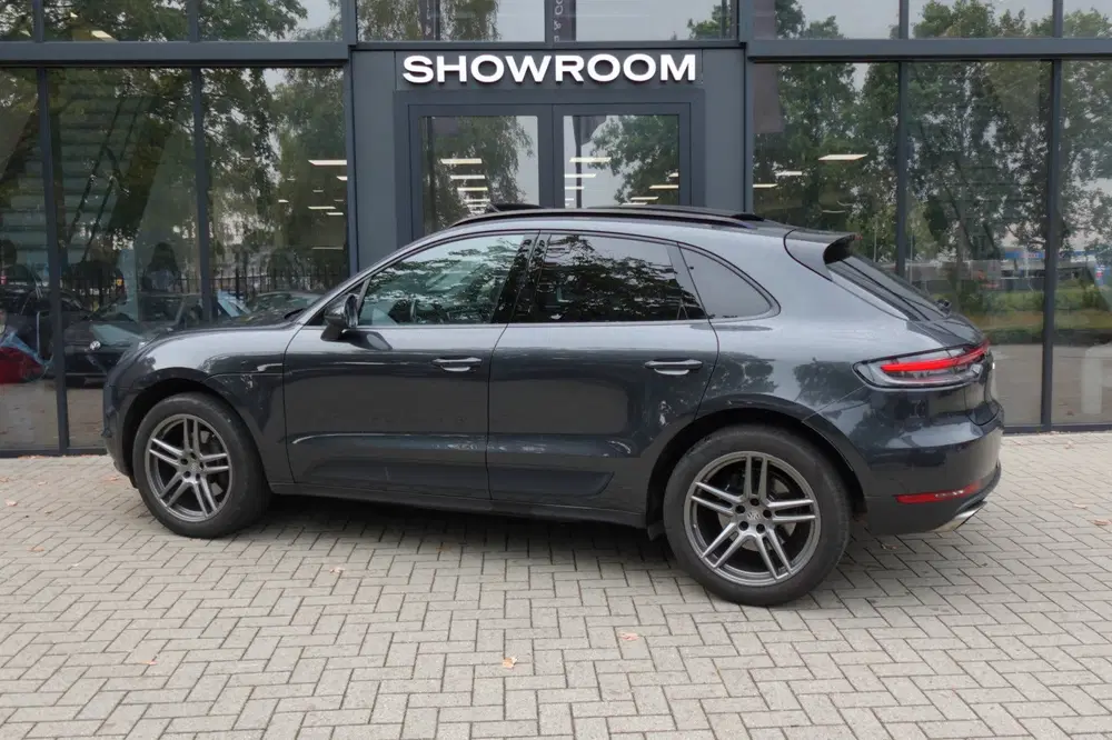Porsche Macan Porsche Macan 2.0 PANO SPORT CHRONO VOL uit 2020, foto 2