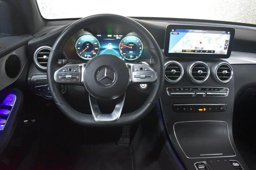 Mercedes-Benz GLC GLC-klasse Coupé 300e 4MATIC AMG 320pk uit 2021, foto 4