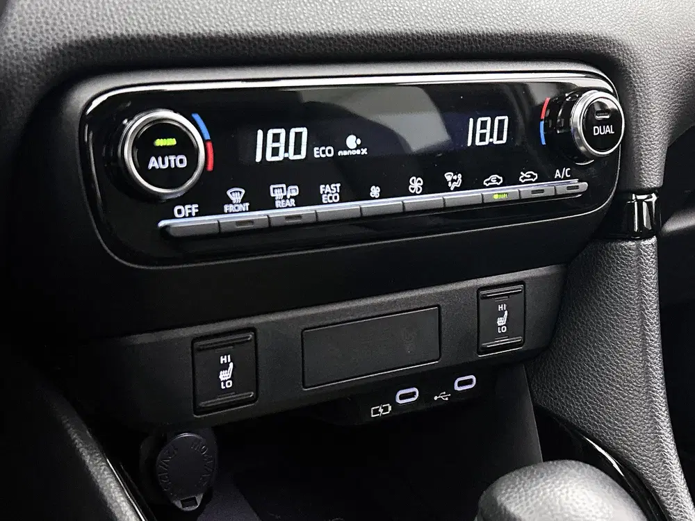 Toyota Yaris Hybrid 130 Executive uit 2025, foto 14