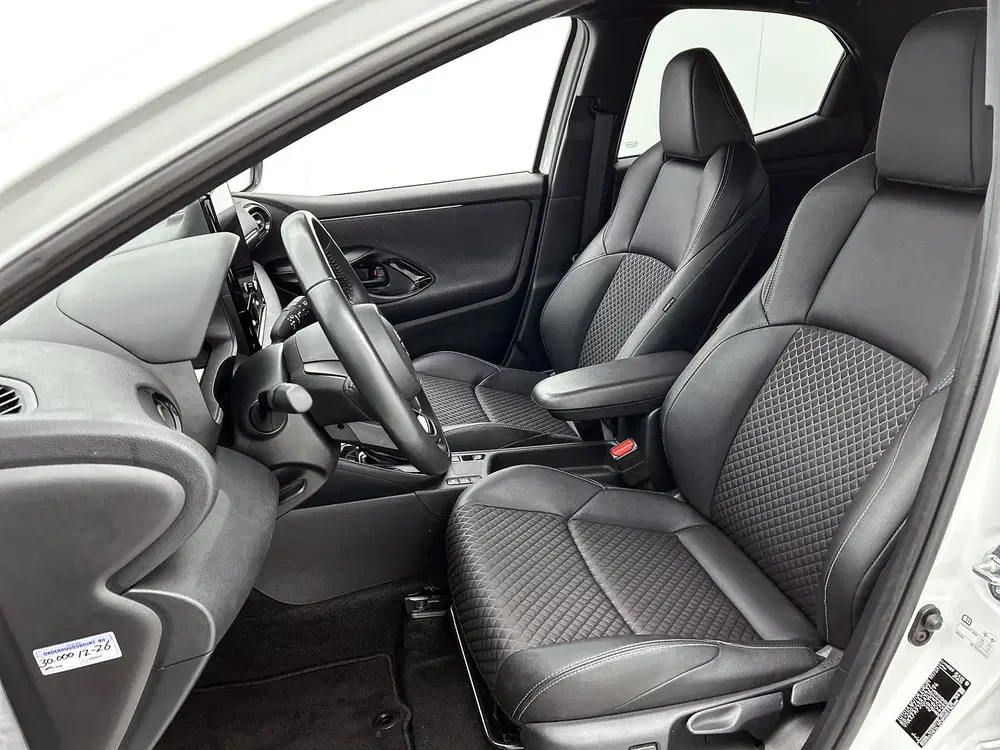 Toyota Yaris Hybrid 130 Executive uit 2025, foto 8