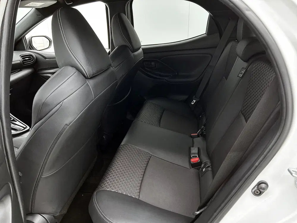 Toyota Yaris Hybrid 130 Executive uit 2025, foto 9