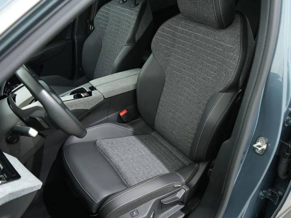 Peugeot 3008 1.2 HYBRID 145PK ALLURE E-DCS6 uit 2026, foto 4