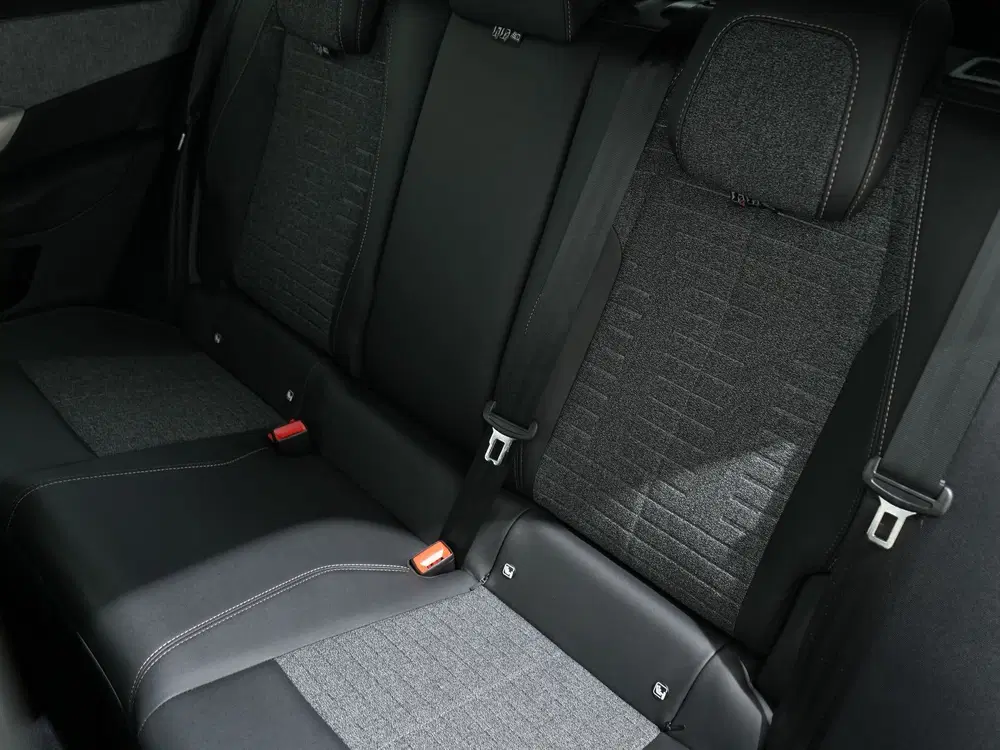 Peugeot 3008 1.2 HYBRID 145PK ALLURE E-DCS6 uit 2026, foto 5