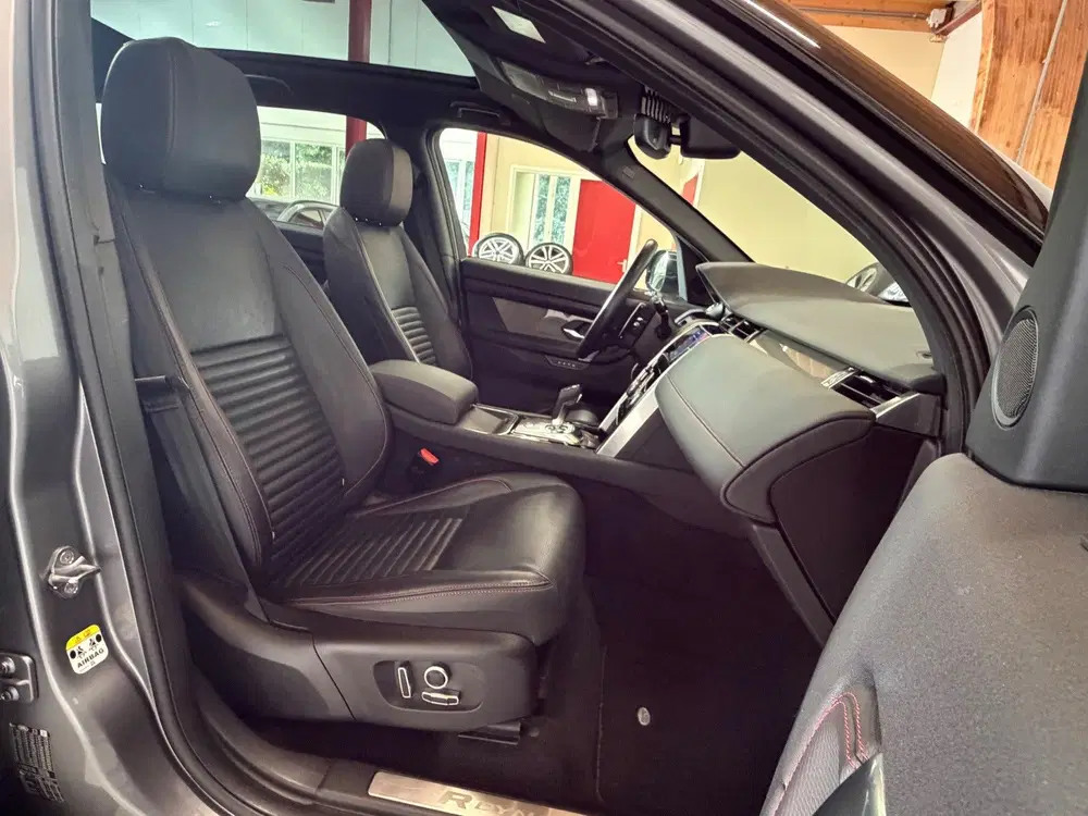 Land Rover Discovery Sport P300e 1.5 R-Dynamic SE uit 2021, foto 12