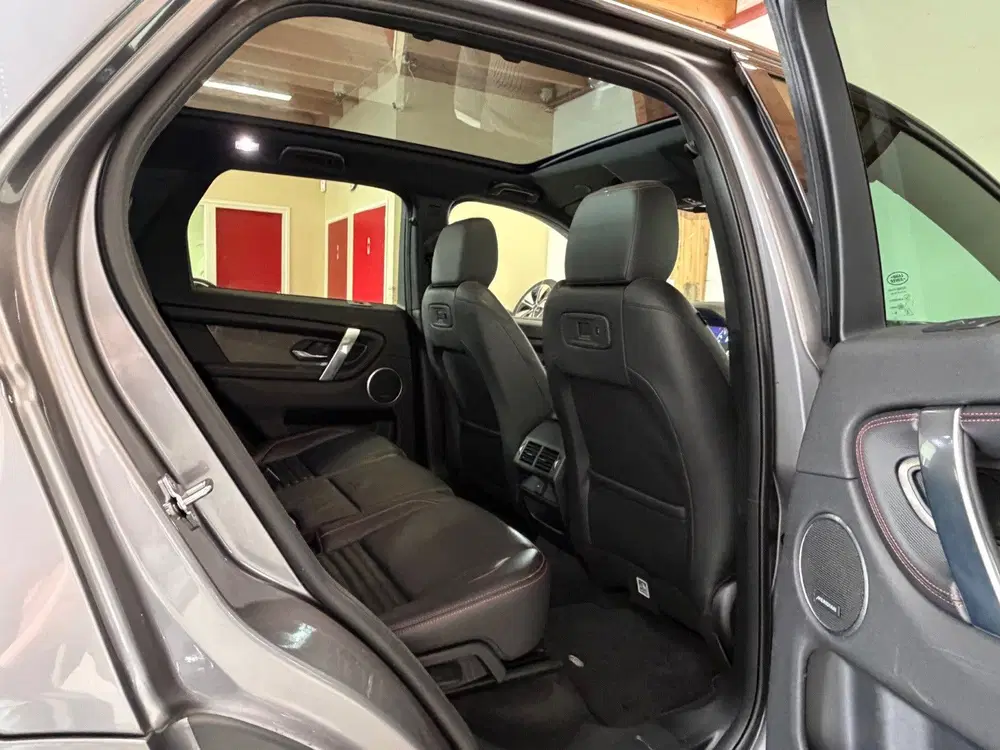 Land Rover Discovery Sport P300e 1.5 R-Dynamic SE uit 2021, foto 13