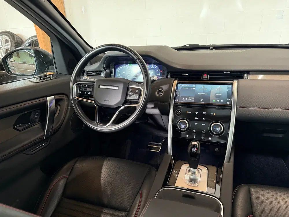 Land Rover Discovery Sport P300e 1.5 R-Dynamic SE uit 2021, foto 4