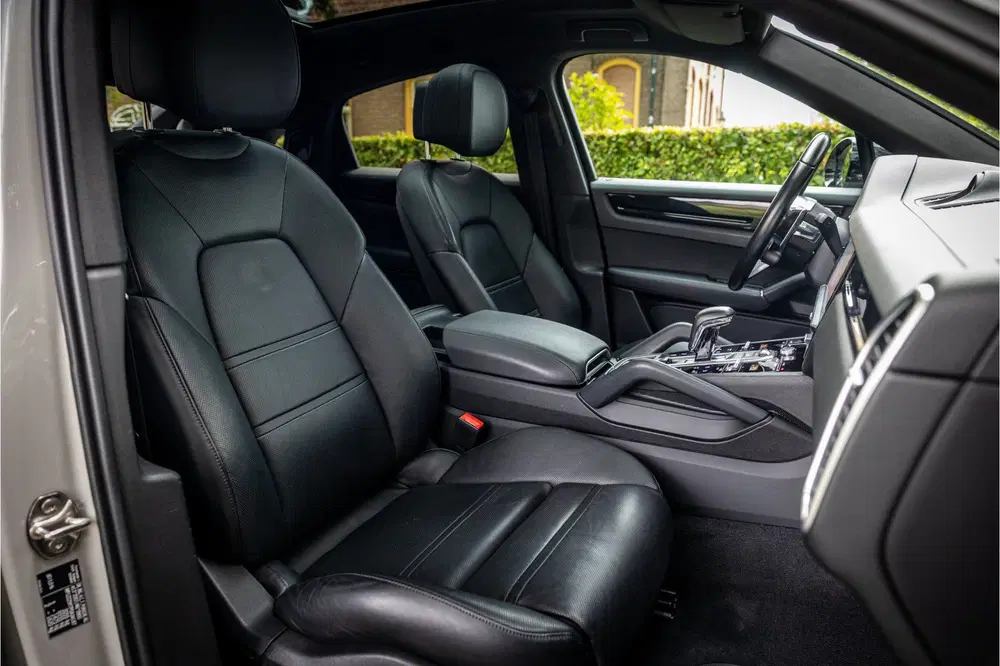 Porsche Cayenne Cayenne Coupé 3.0 E-Hybrid Stoelventilatie uit 2023, foto 13