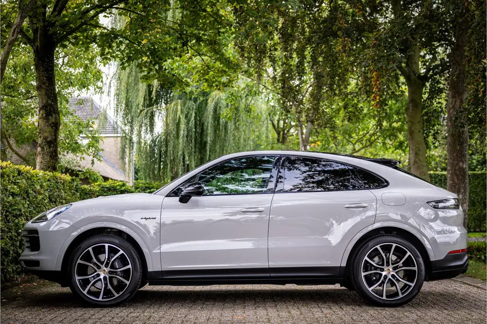 Porsche Cayenne Cayenne Coupé 3.0 E-Hybrid Stoelventilatie uit 2023, foto 3
