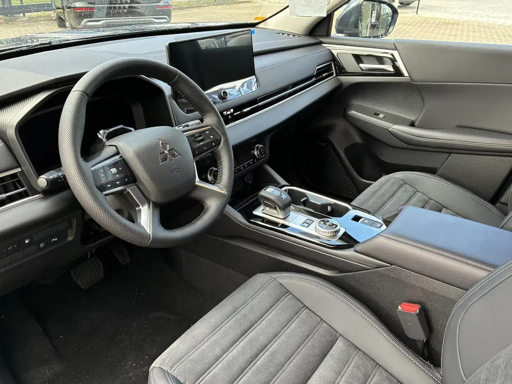 Mitsubishi Outlander 2.4 PHEV Intense Nieuw uit voorraad lev uit 2026, foto 10