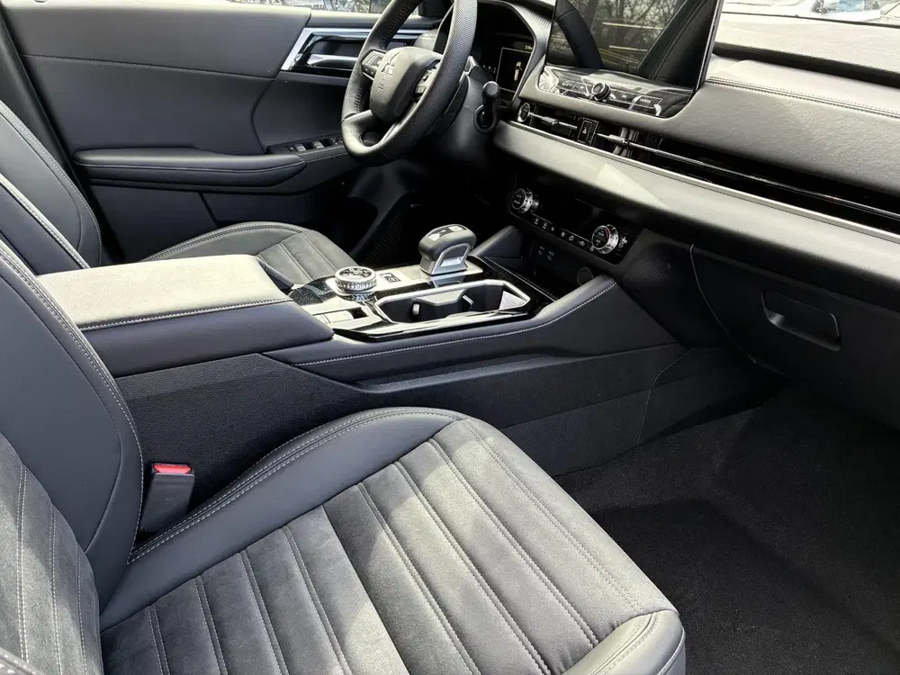 Mitsubishi Outlander 2.4 PHEV Intense Nieuw uit voorraad lev uit 2026, foto 11