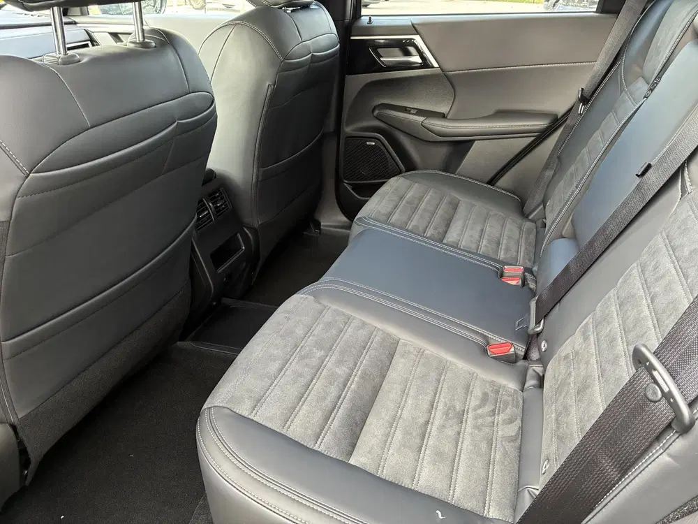 Mitsubishi Outlander 2.4 PHEV Intense Nieuw uit voorraad lev uit 2026, foto 13
