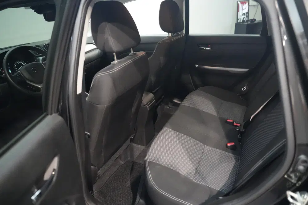 Suzuki Vitara 1.5 Hybrid Style NAVI CAMERA ADAP. uit 2025, foto 9