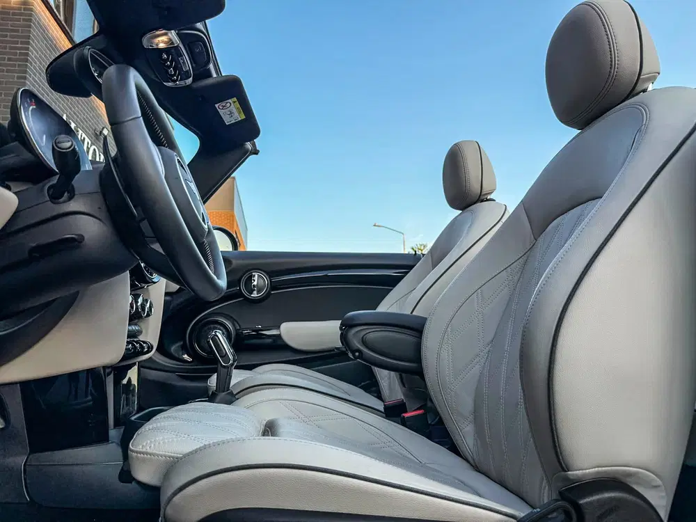 Mini Cabrio 2.0 John Cooper Works JCW Pack F1 aut 231p uit 2023, foto 4