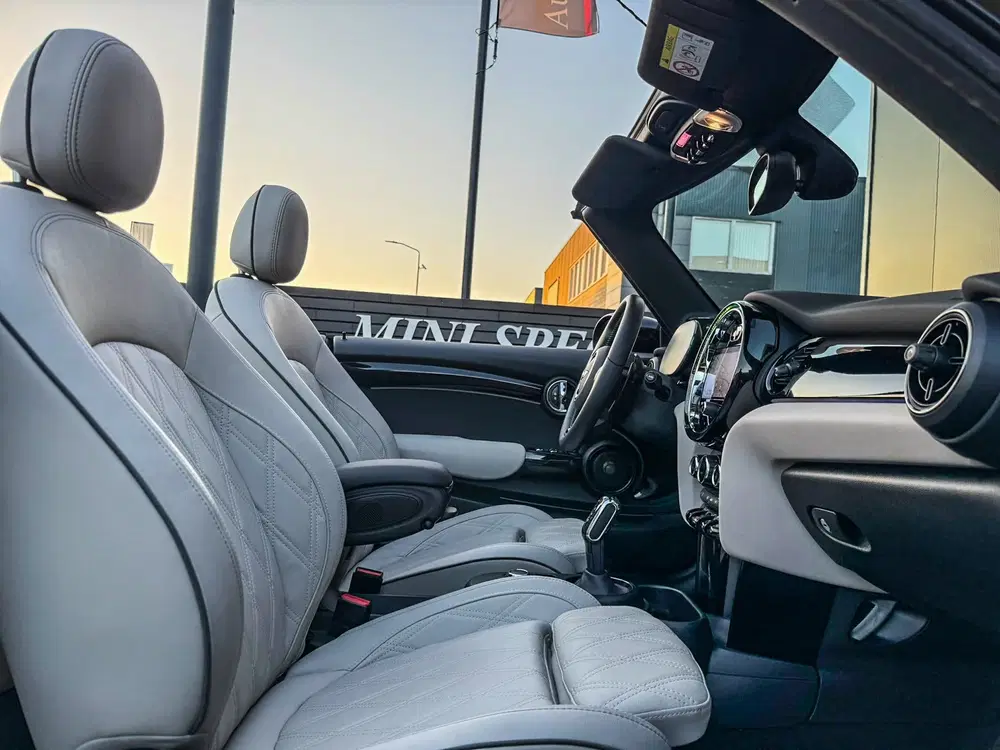 Mini Cabrio 2.0 John Cooper Works JCW Pack F1 aut 231p uit 2023, foto 6