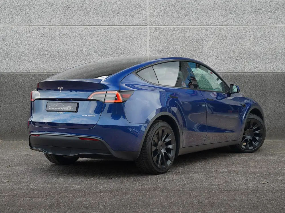 Tesla Model Y Long Range AWD 75 kWh uit 2024, foto 2