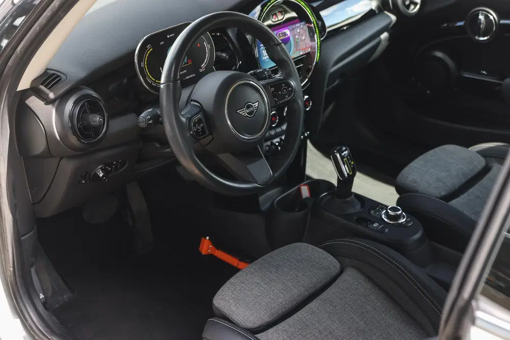 Mini Electric Classic uit 2022, foto 3