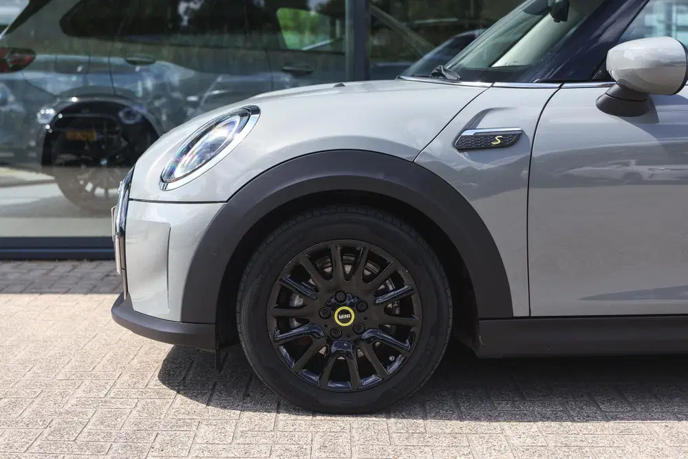 Mini Electric Classic uit 2022, foto 4