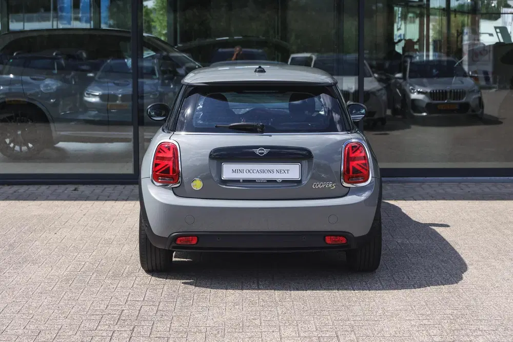 Mini Electric Classic uit 2022, foto 6