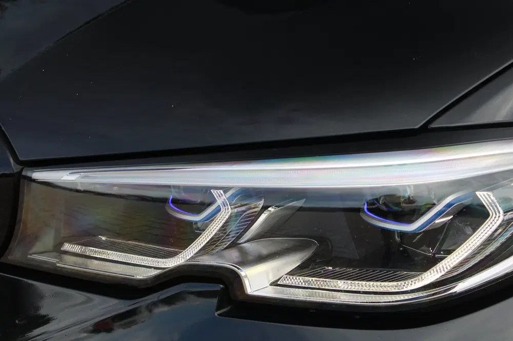 BMW 3-serie 330e M-Sport Shadow uit 2021, foto 7