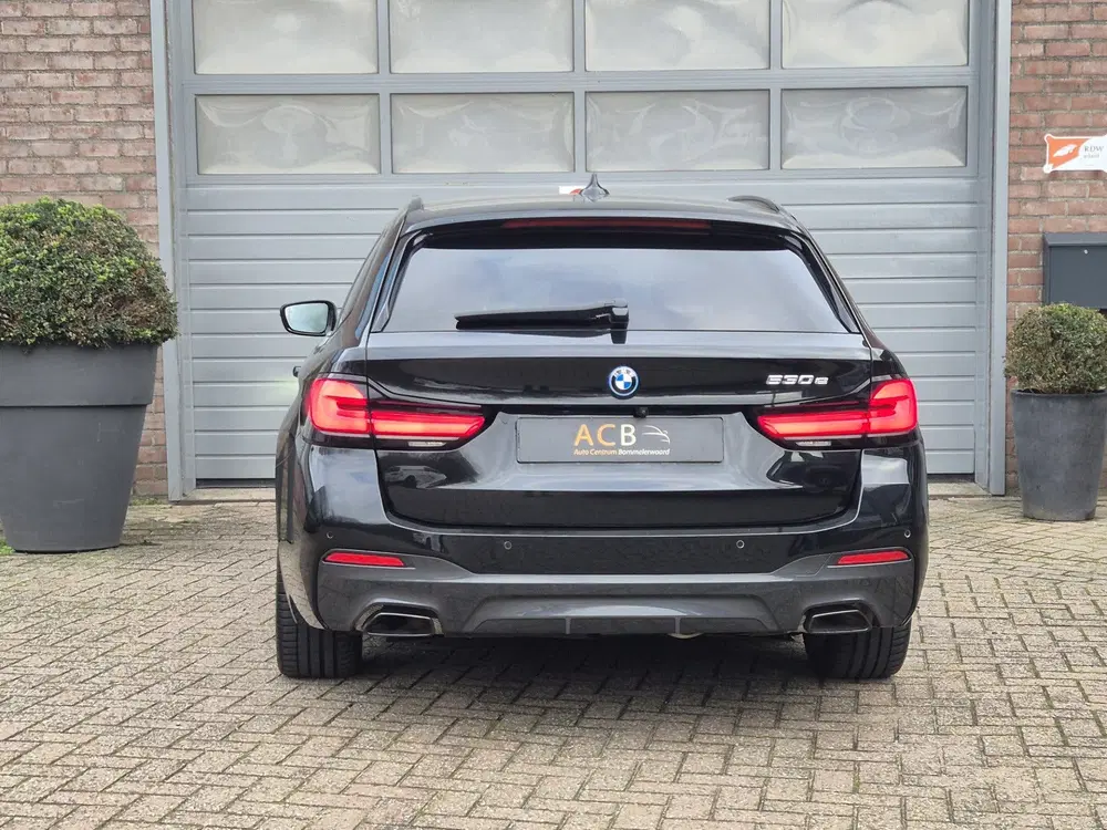 BMW 5-serie 5 Serie 530 e M-Sport Hybride Schuifdak uit 2022, foto 11