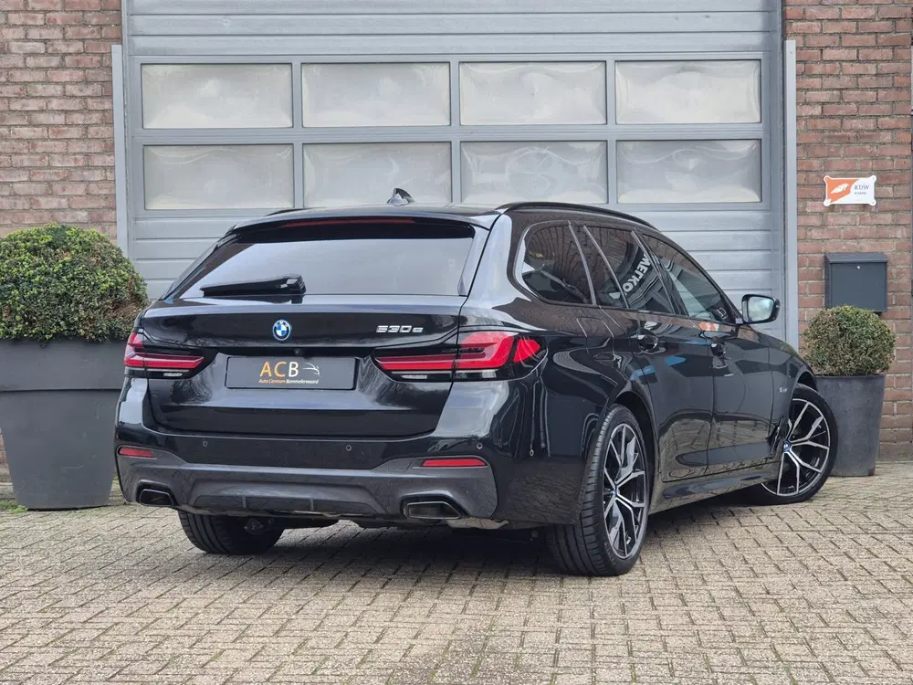 BMW 5-serie 5 Serie 530 e M-Sport Hybride Schuifdak uit 2022, foto 3