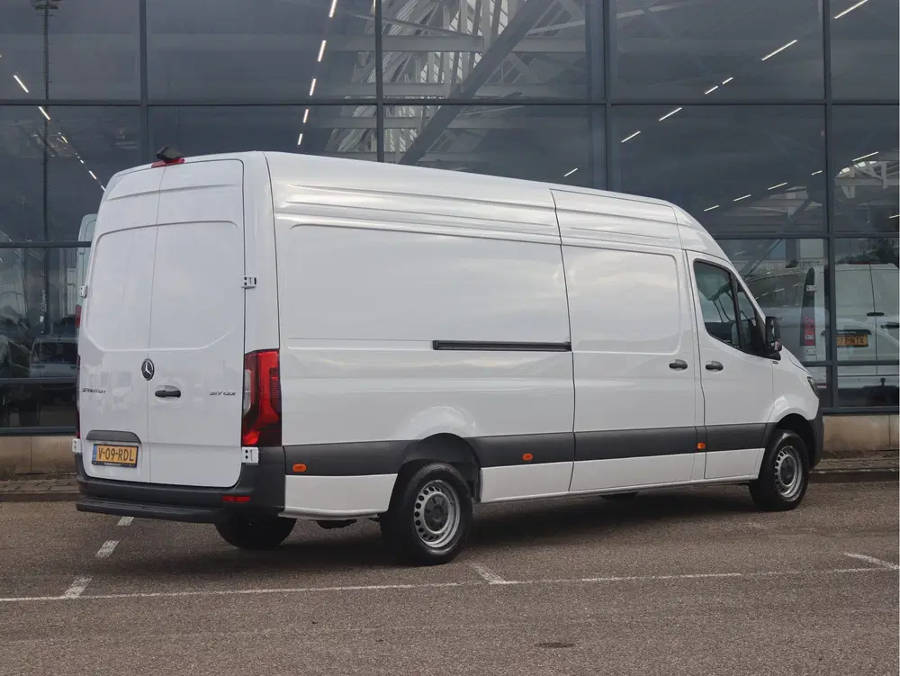 Mercedes-Benz Sprinter 317 CDI L3H2 Pro uit 2024, foto 2
