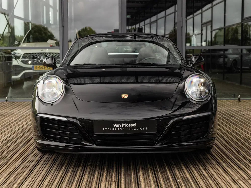 Porsche 911 3.0 Targa 4 uit 2019, foto 2