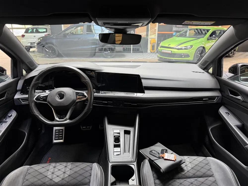 Volkswagen Golf 1.5 e TSI R-Line uit 2020, foto 15