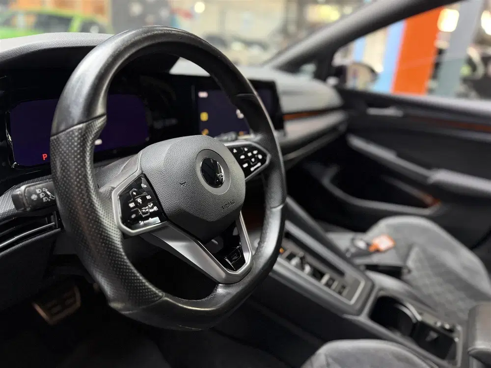 Volkswagen Golf 1.5 e TSI R-Line uit 2020, foto 4