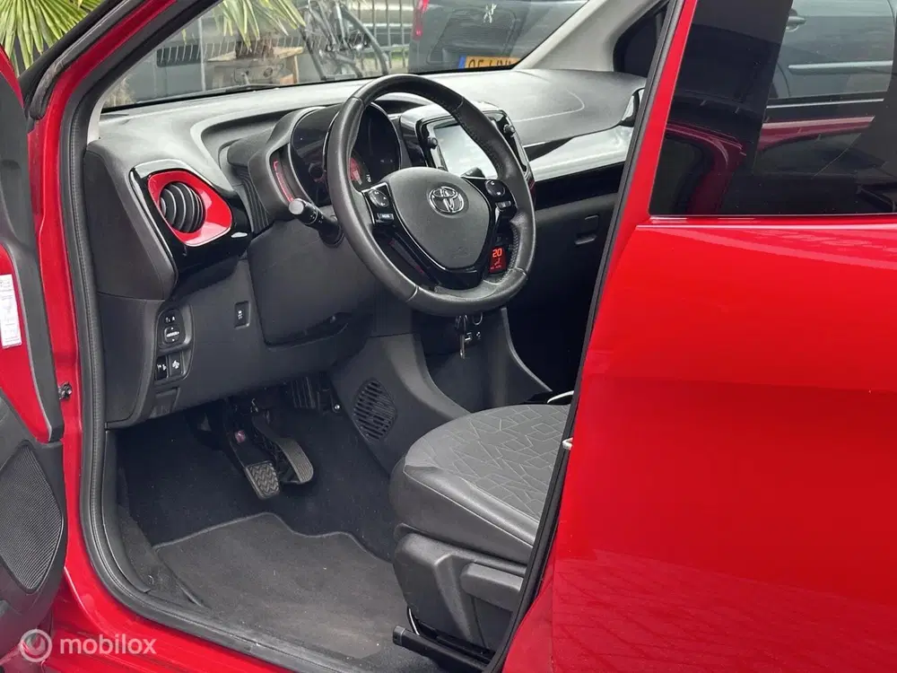 Toyota Aygo X-clusiv uit 2020, foto 11