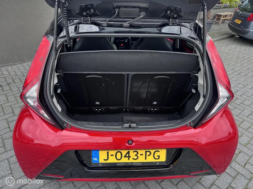 Toyota Aygo X-clusiv uit 2020, foto 13