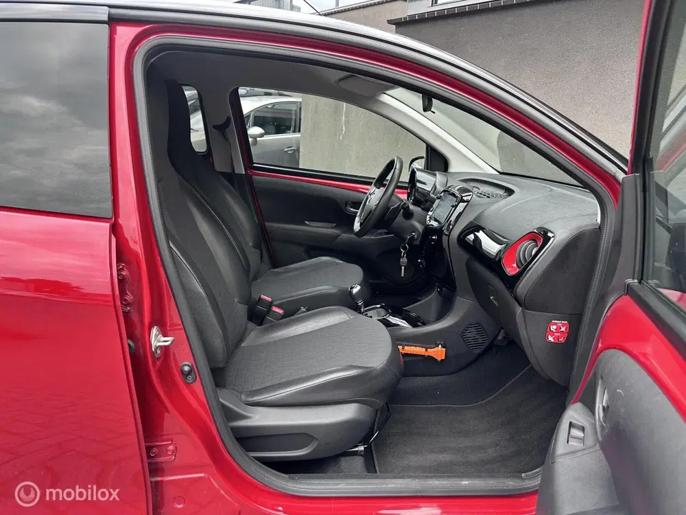 Toyota Aygo X-clusiv uit 2020, foto 15